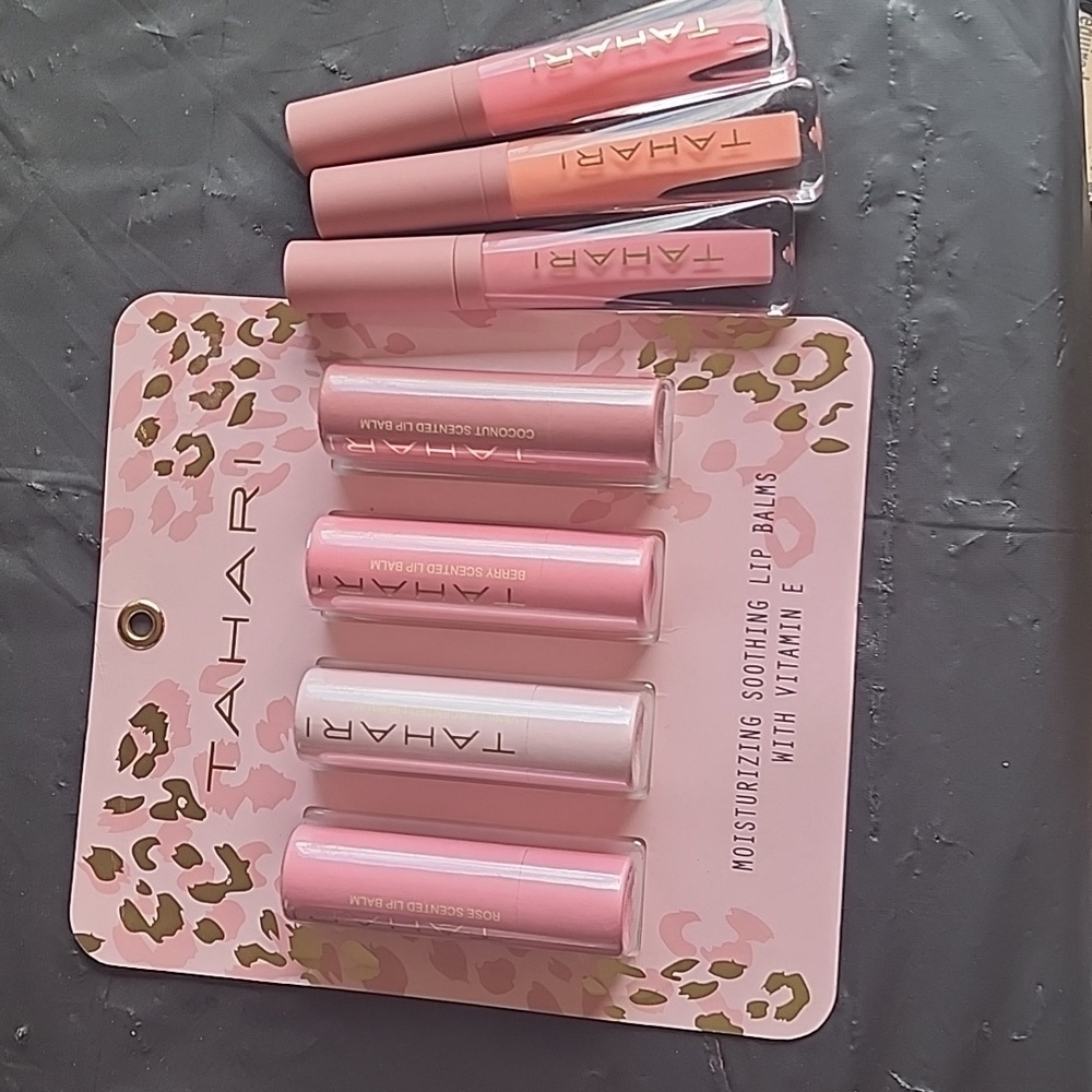 Tahari soothing lip balm